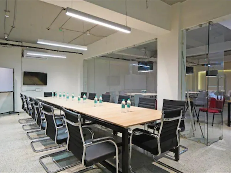 ***  Beu Hotel Golf Course Road Gurgaon Hindistan
